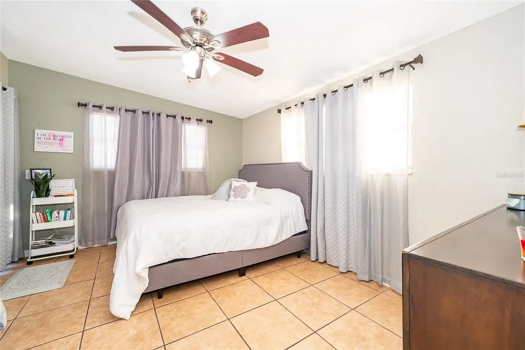 944 Halstead Street Deltona FL 32725