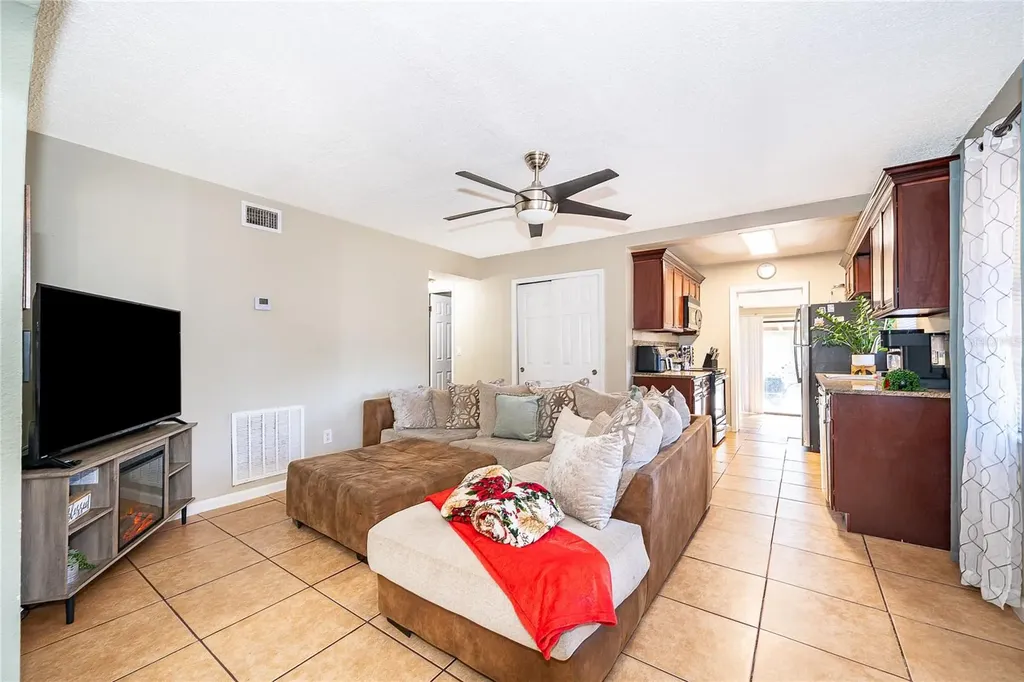 944 Halstead Street Deltona FL 32725