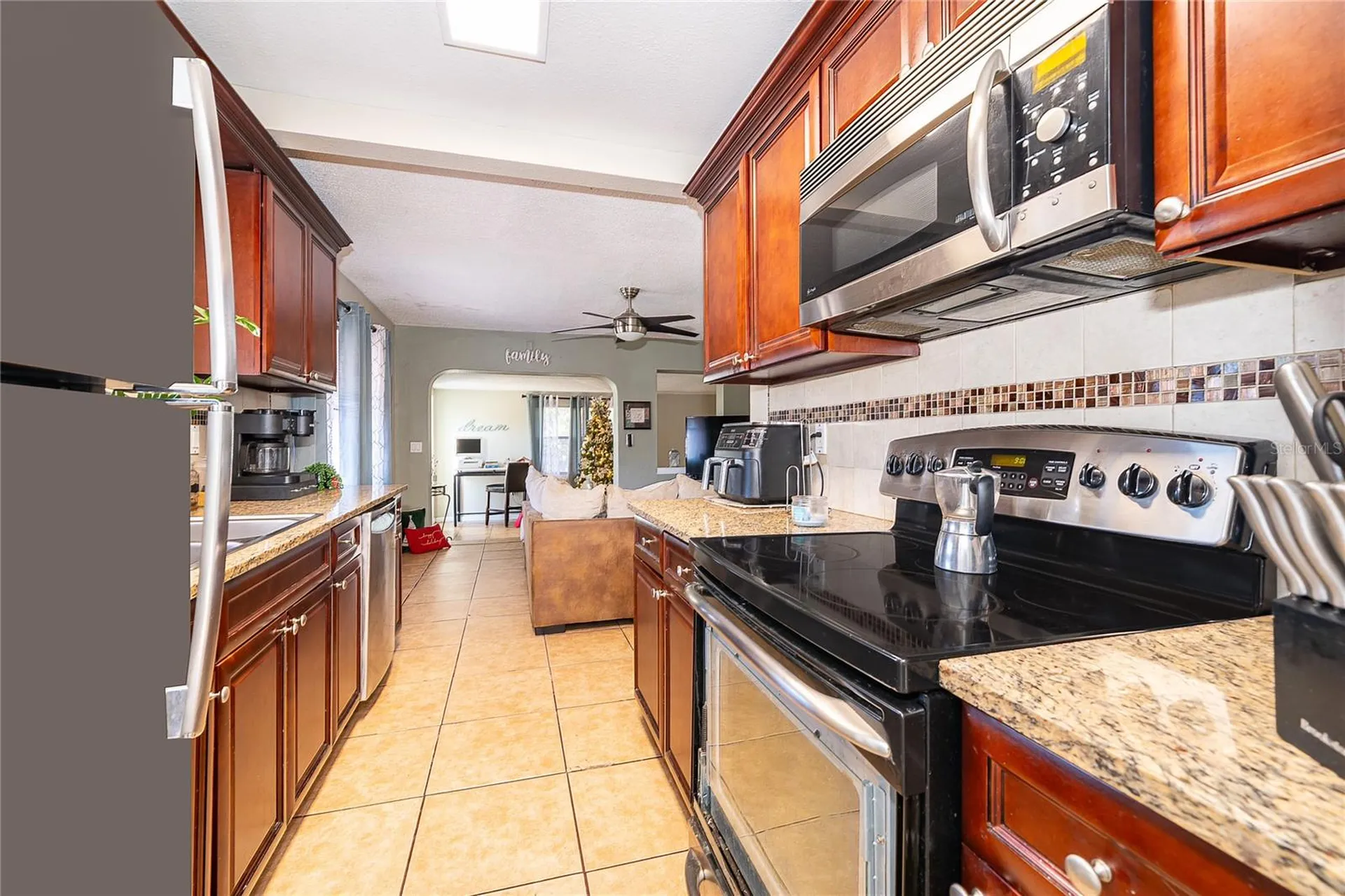 944 Halstead Street Deltona FL 32725