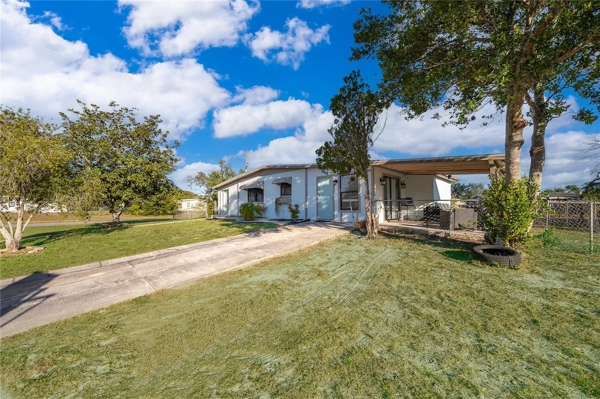 944 Halstead Street Deltona FL 32725
