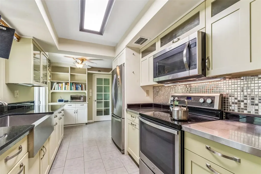 1399 Embassy Drive Clearwater FL 33764