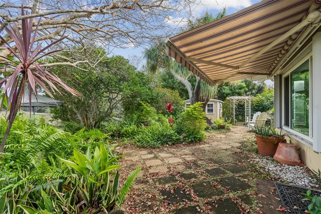 1399 Embassy Drive Clearwater FL 33764