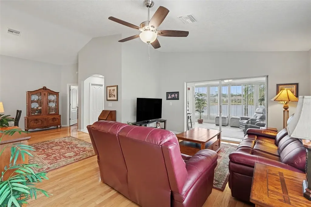 10926 Collar Drive San Antonio FL 33576