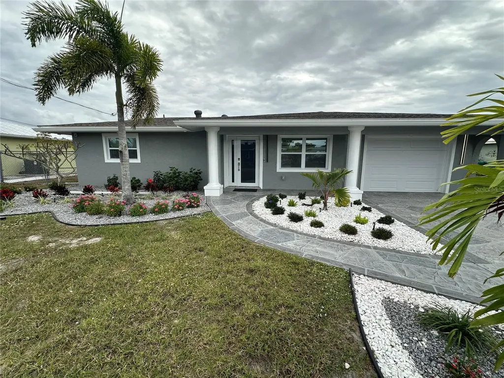 717 Crestview Circle NW Port Charlotte FL 33948