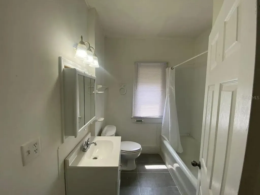 4427 Raleight Street Orlando FL 32811
