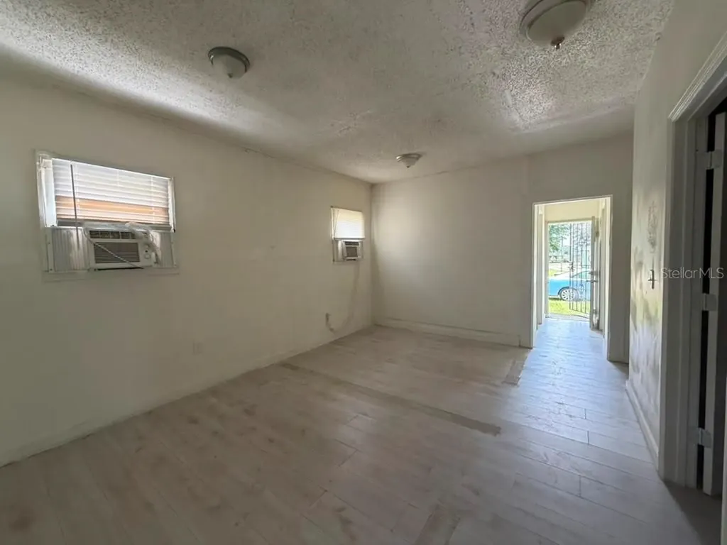 4427 Raleight Street Orlando FL 32811