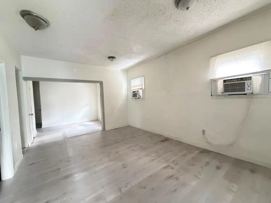 4427 Raleight Street Orlando FL 32811