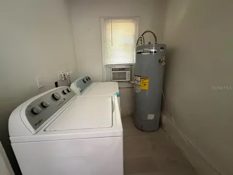 4427 Raleight Street Orlando FL 32811