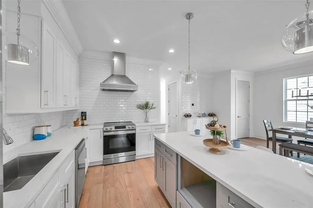 2369 Bahia Vista Street Sarasota FL 34239