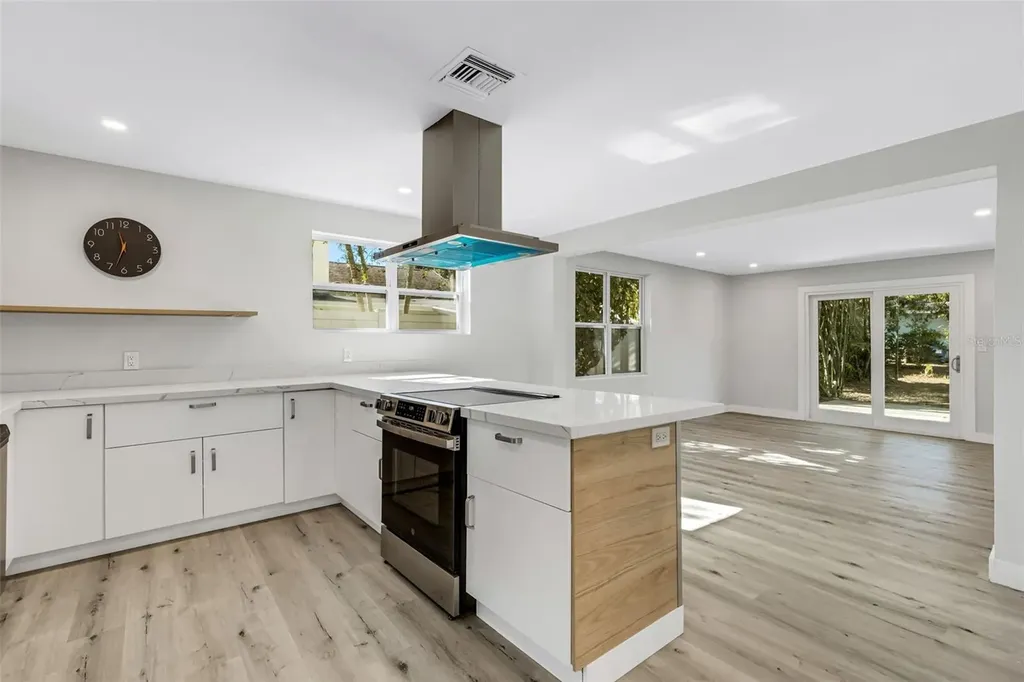 218 32nd Street W Bradenton FL 34205