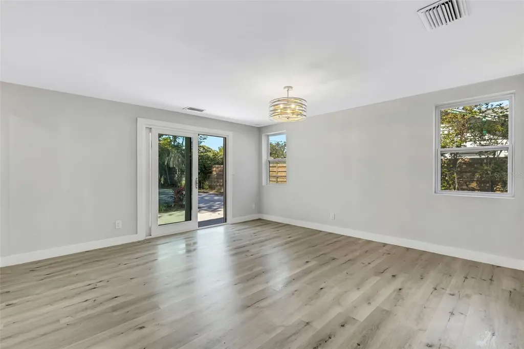 218 32nd Street W Bradenton FL 34205