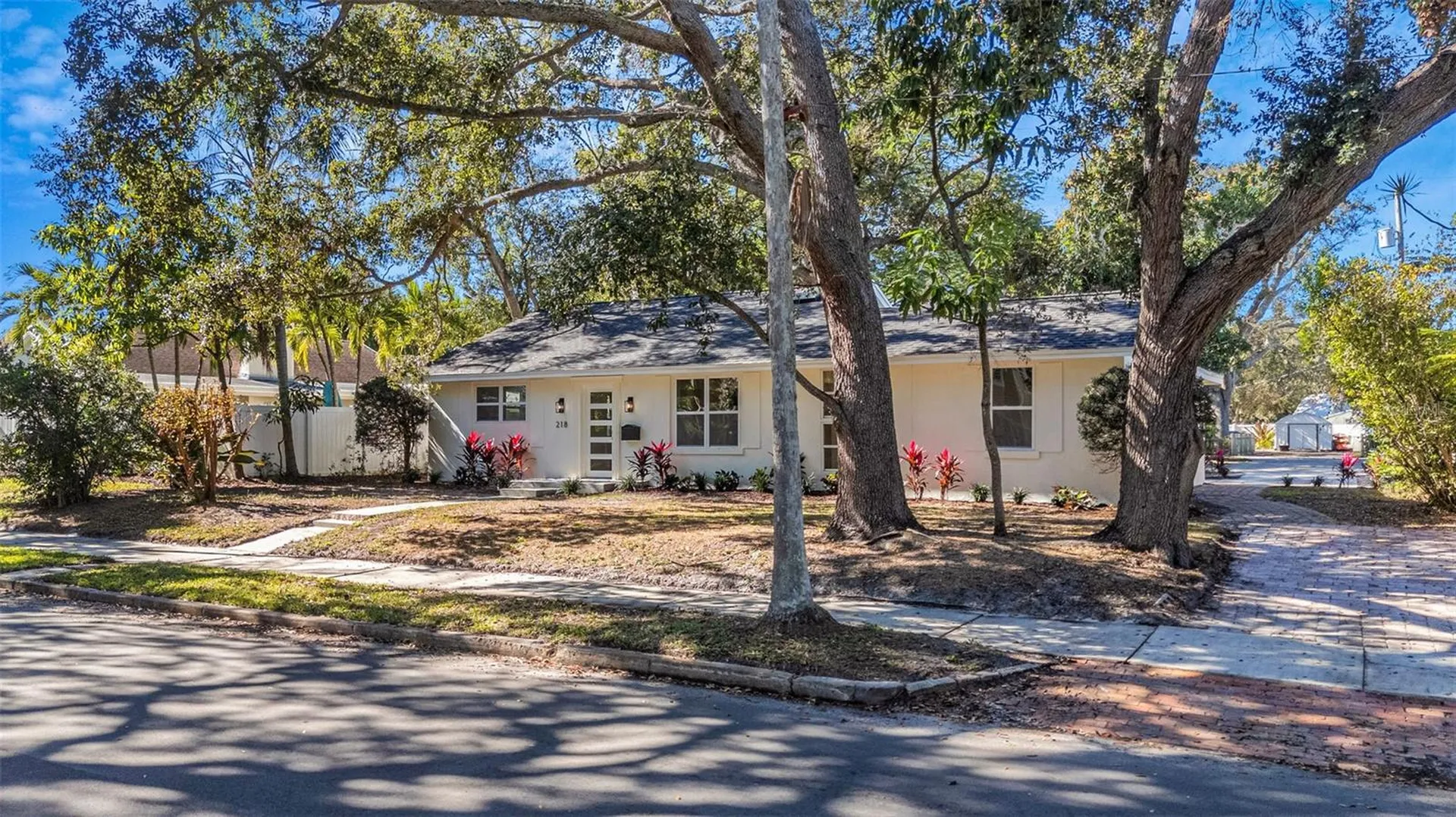 218 32nd Street W Bradenton FL 34205