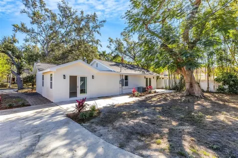 218 32nd Street W Bradenton FL 34205