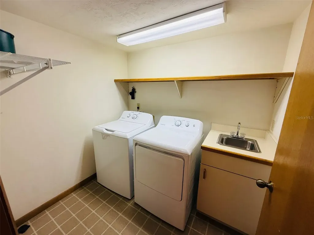 2435 NW 27th Place Gainesville FL 32605