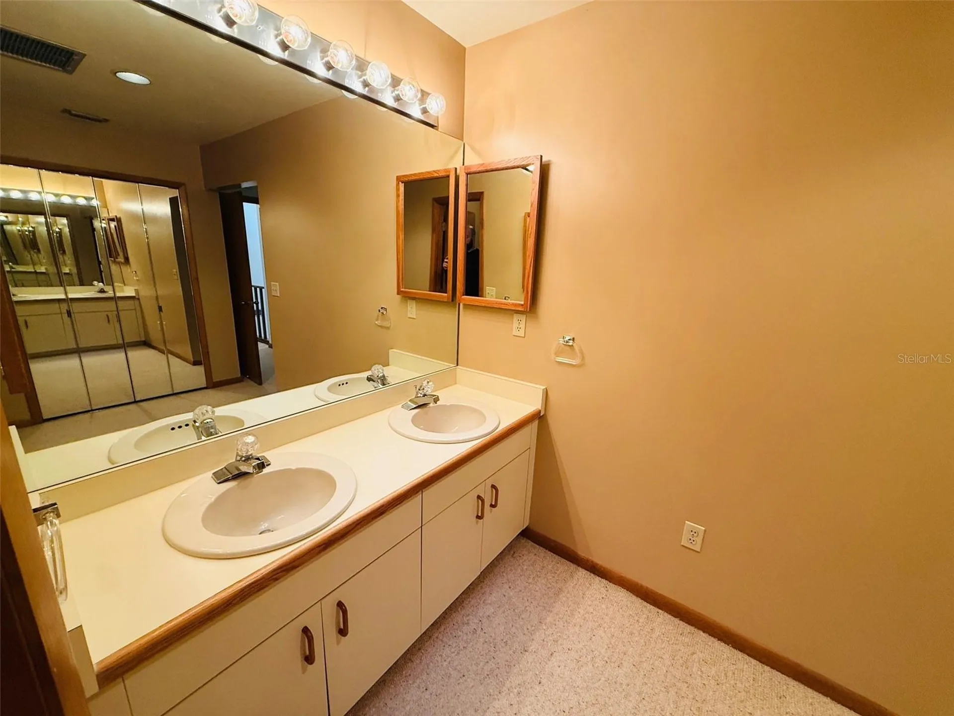 2435 NW 27th Place Gainesville FL 32605