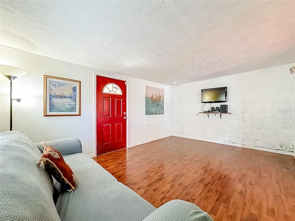 1926 29th Avenue N St Petersburg FL 33713
