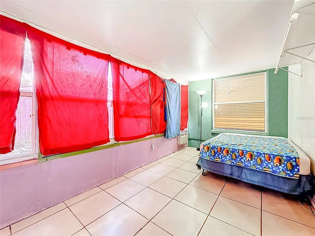 1926 29th Avenue N St Petersburg FL 33713