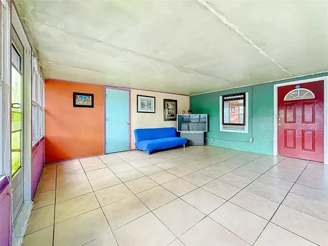 1926 29th Avenue N St Petersburg FL 33713