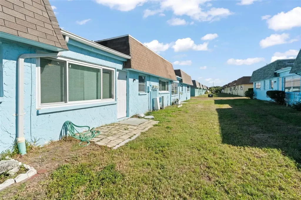 7050 Versailles N Pinellas Park FL 33781