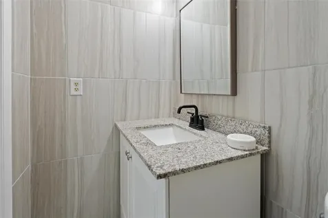 7050 Versailles N Pinellas Park FL 33781