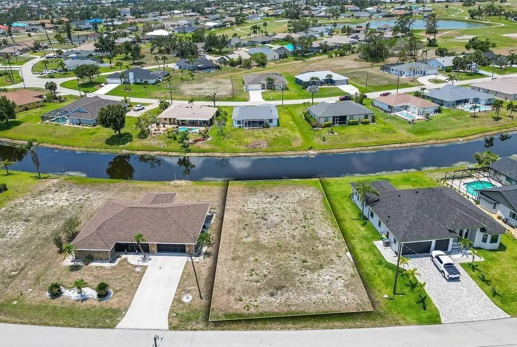 168 Mark Twain Lane Rotonda West FL 33947
