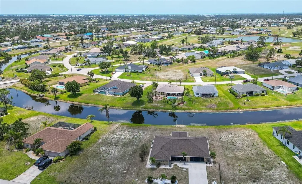 168 Mark Twain Lane Rotonda West FL 33947