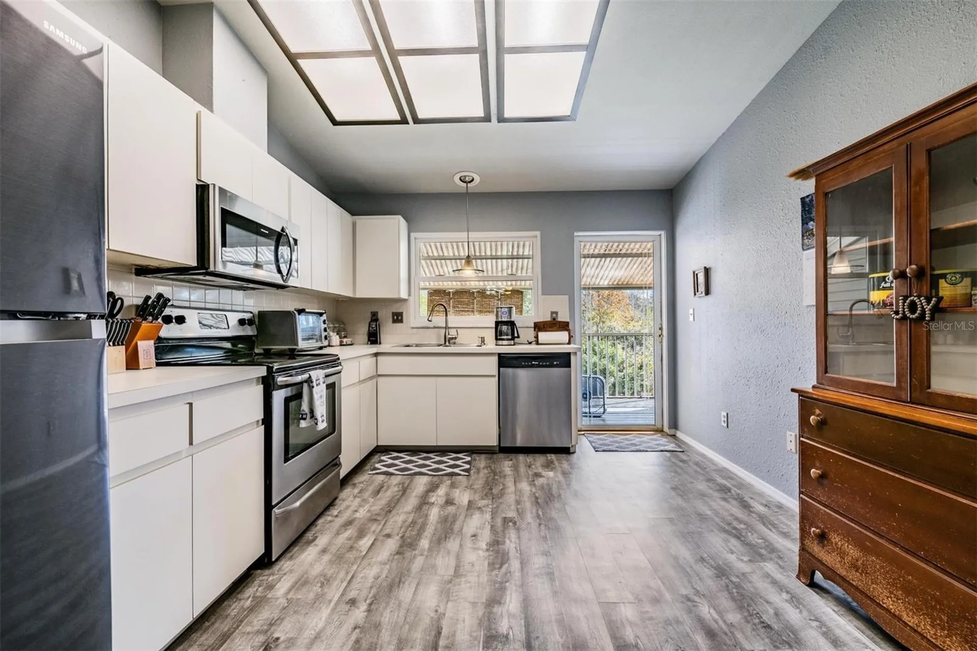 103 Kathleen Court Tarpon Springs FL 34689