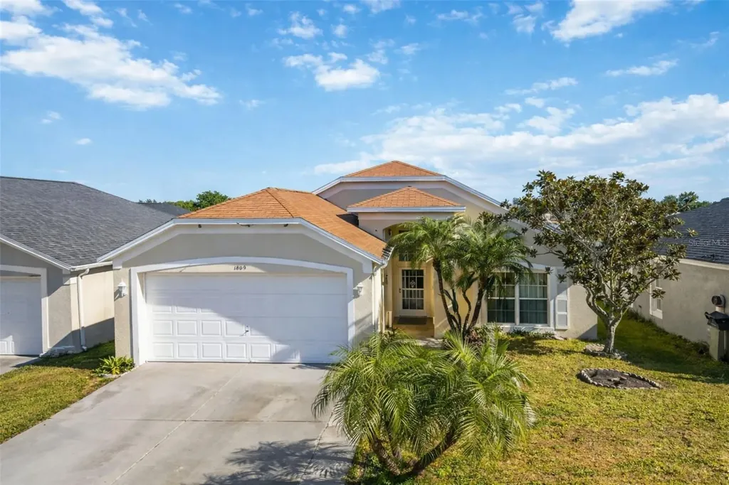 1809 Edinburgh Street Kissimmee FL 34743