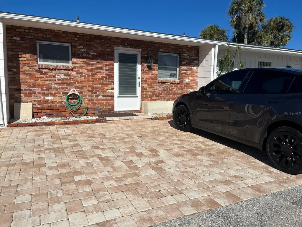 701 Saint Judes Drive S Longboat Key FL 34228