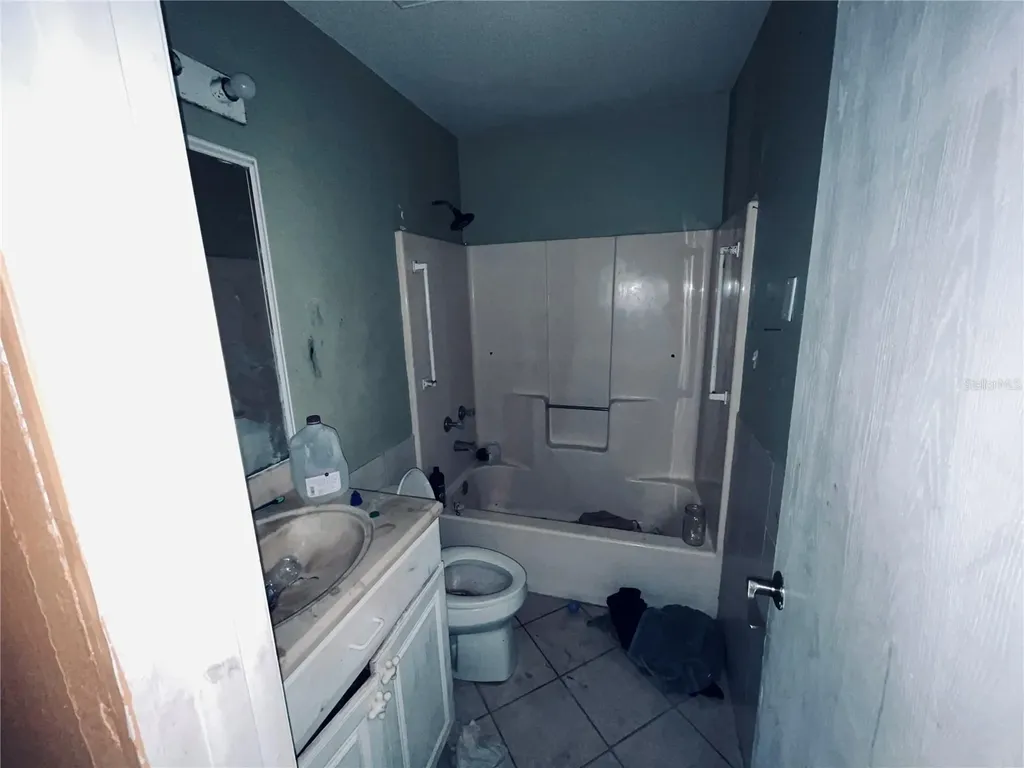 2247 SW 4th Street Cape Coral FL 33991