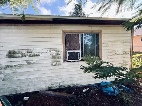 2247 SW 4th Street Cape Coral FL 33991