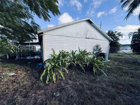 2247 SW 4th Street Cape Coral FL 33991