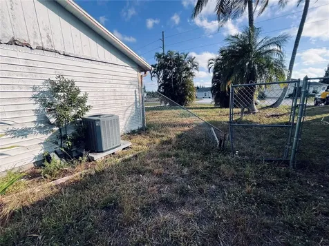 2247 SW 4th Street Cape Coral FL 33991
