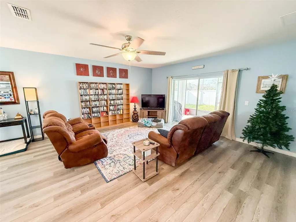 141 Hamlet Loop Davenport FL 33837