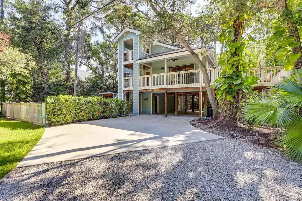 13837 76th Avenue Seminole FL 33776