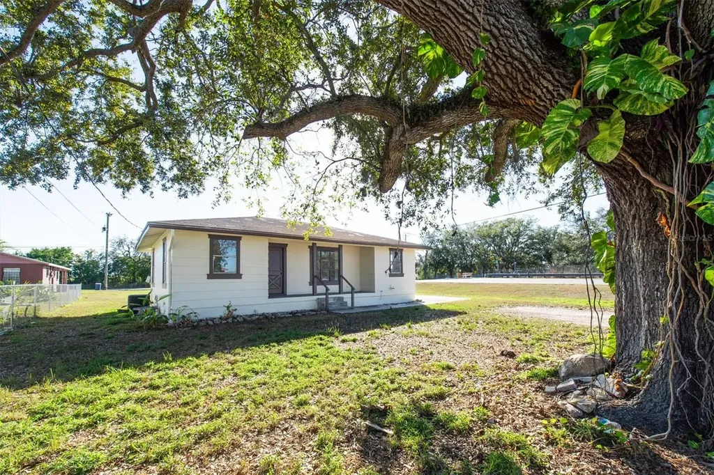 1607 18th Street E Palmetto FL 34221