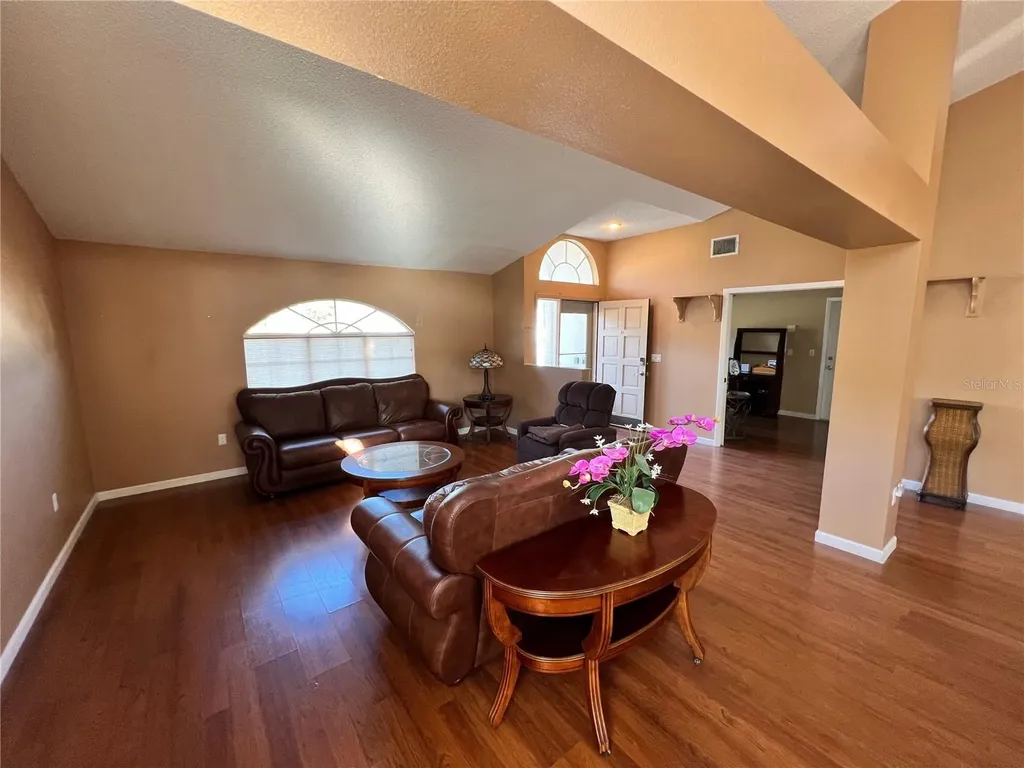 11418 Glenmont Drive Tampa FL 33635