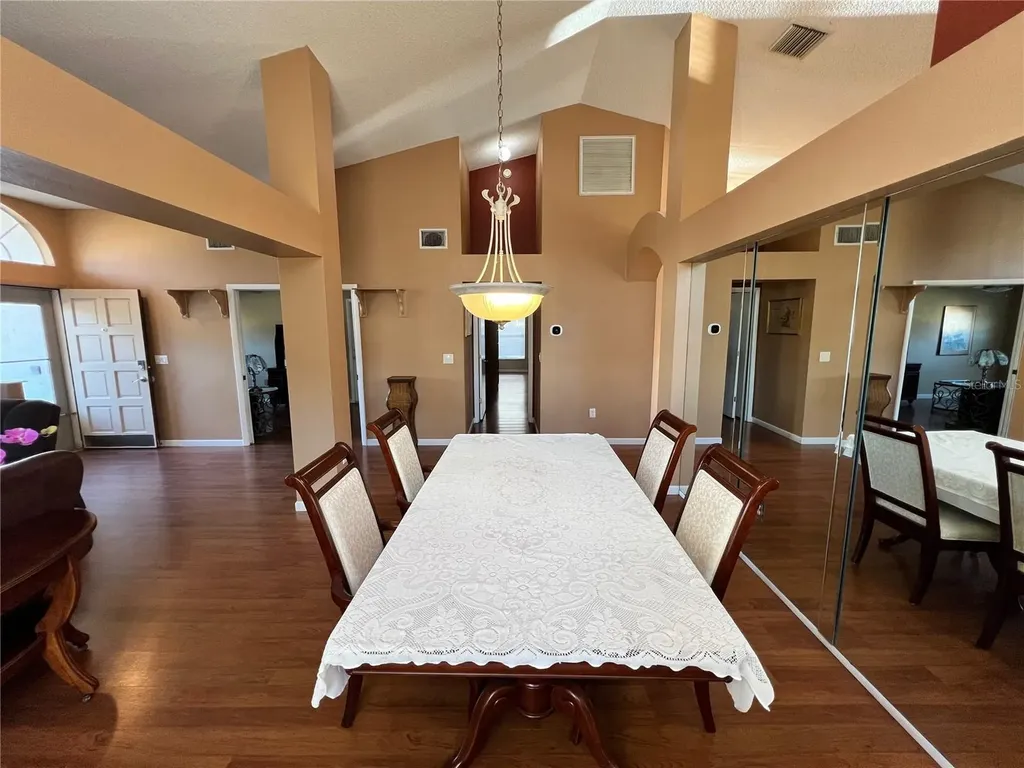 11418 Glenmont Drive Tampa FL 33635