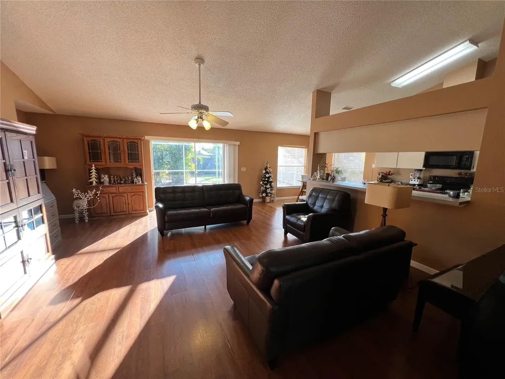 11418 Glenmont Drive Tampa FL 33635