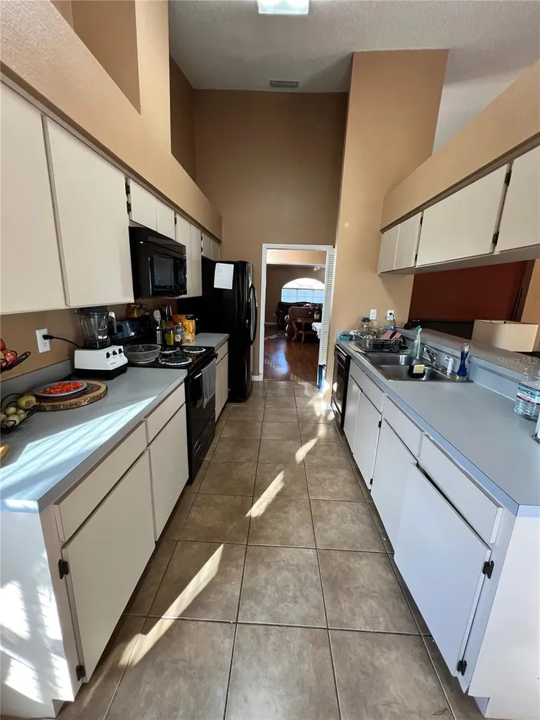 11418 Glenmont Drive Tampa FL 33635