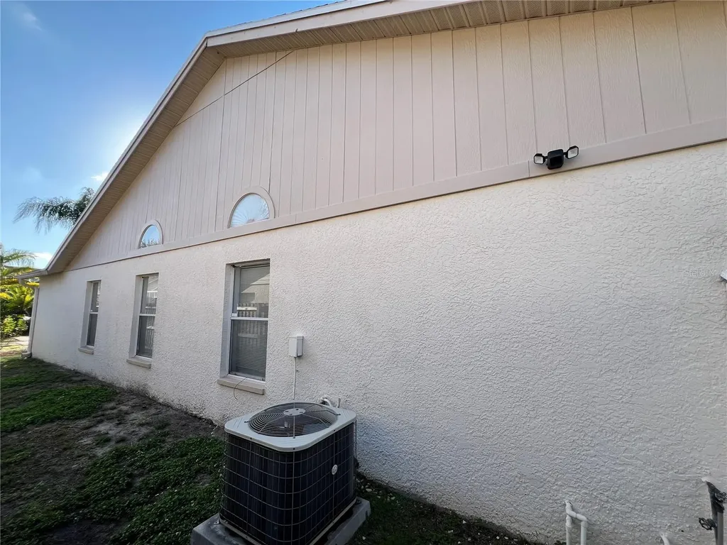 11418 Glenmont Drive Tampa FL 33635
