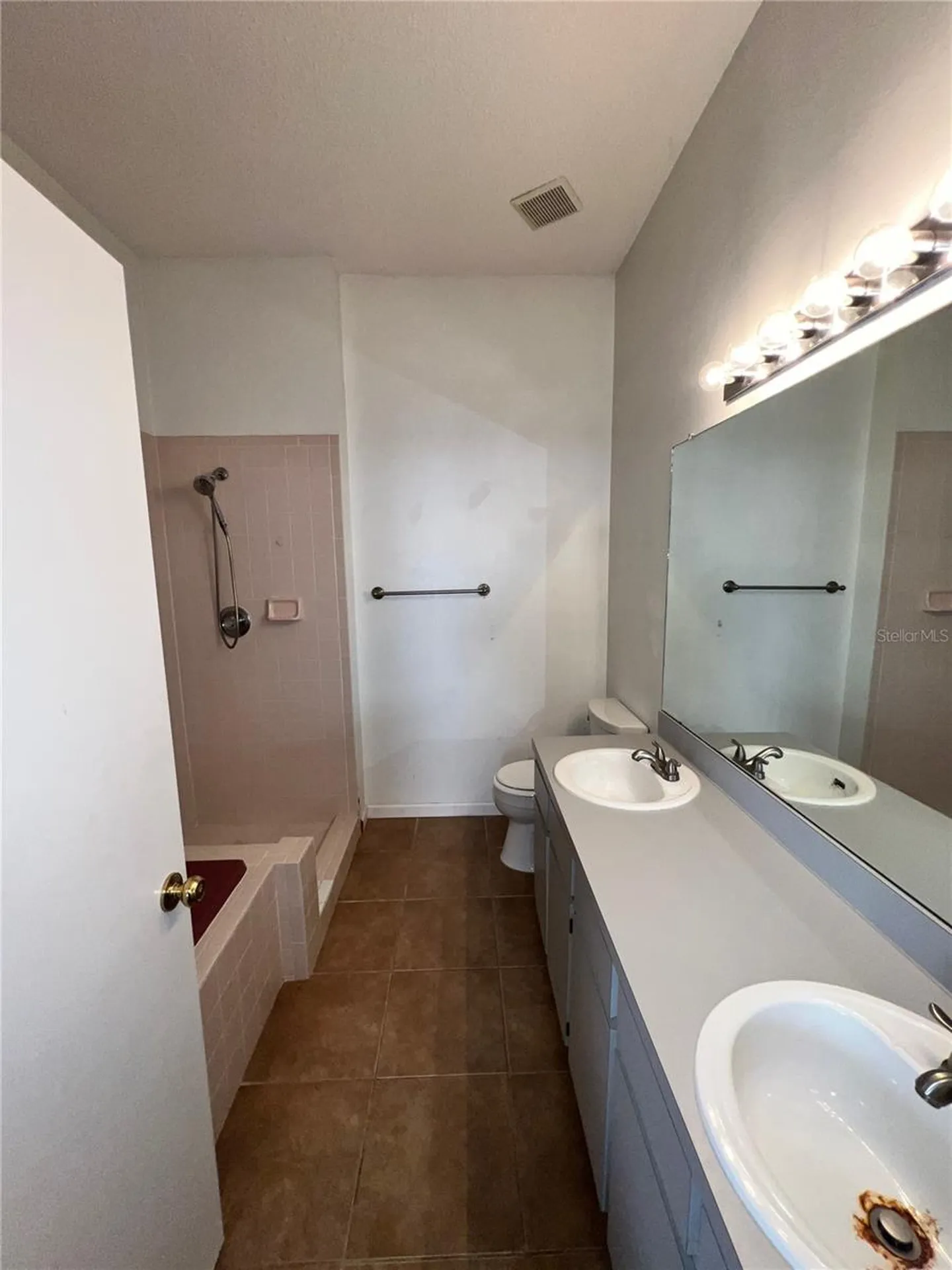 11418 Glenmont Drive Tampa FL 33635