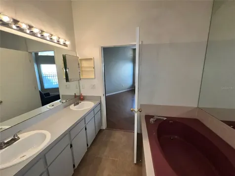 11418 Glenmont Drive Tampa FL 33635