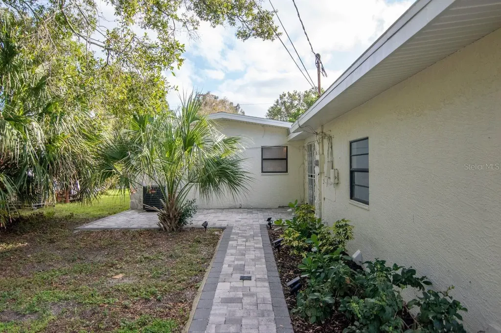 4325 5th Avenue S St Petersburg FL 33711