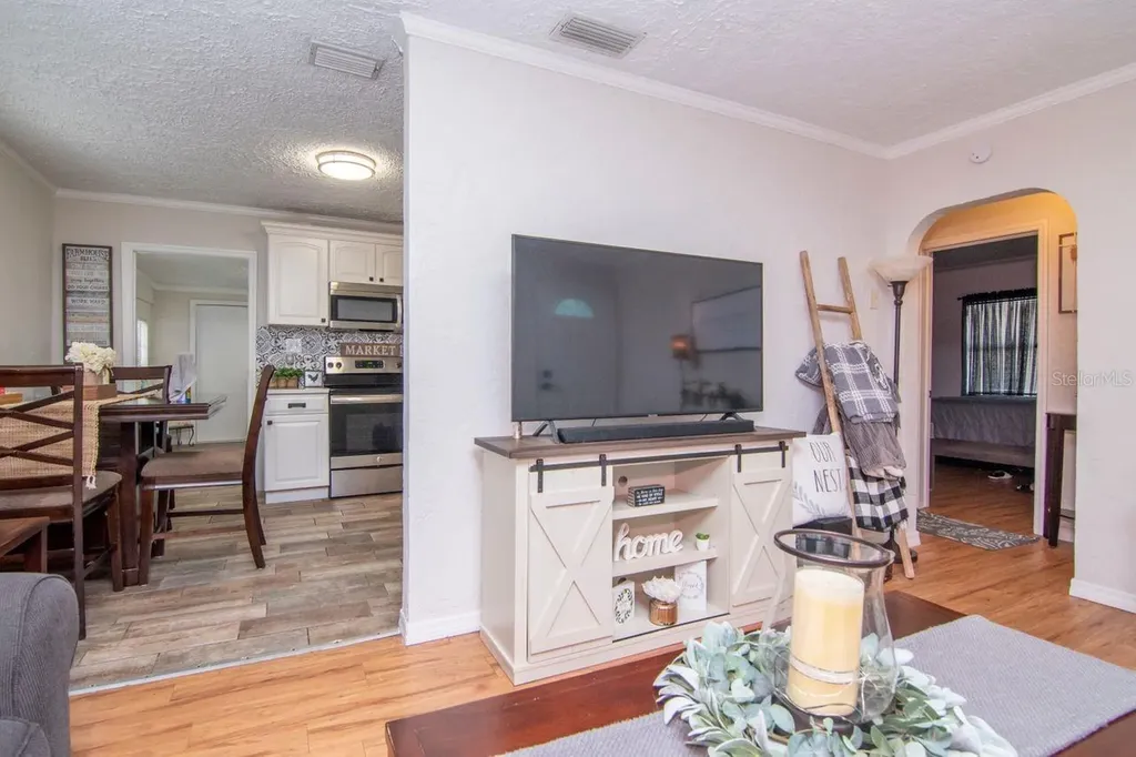 4325 5th Avenue S St Petersburg FL 33711