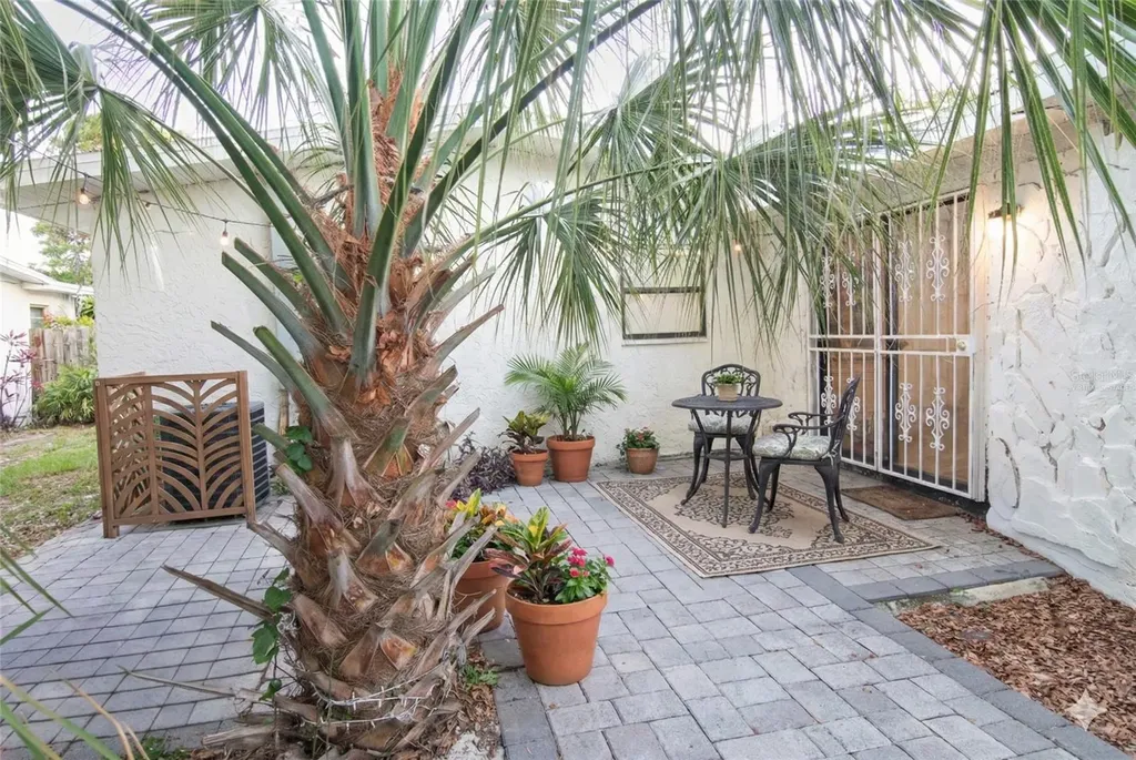 4325 5th Avenue S St Petersburg FL 33711