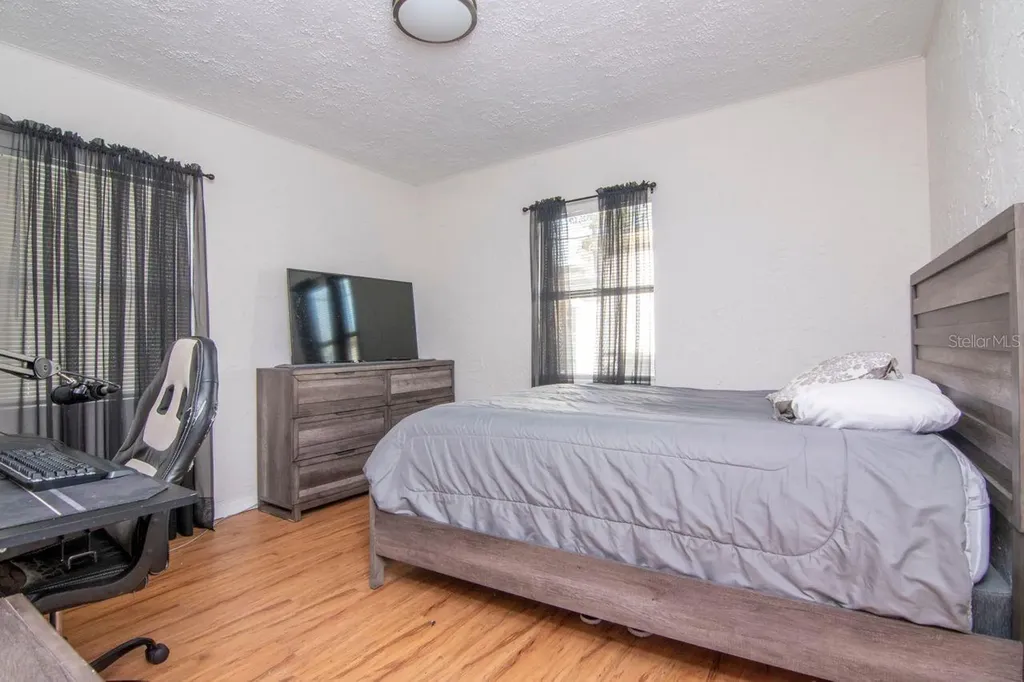 4325 5th Avenue S St Petersburg FL 33711