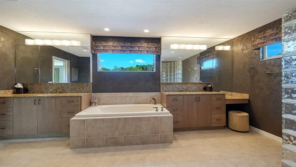 7430 Cove Terrace Sarasota FL 34231