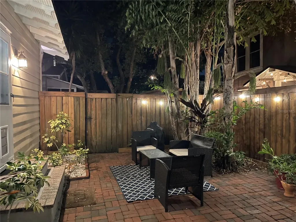 807 S Fremont Avenue Tampa FL 33606