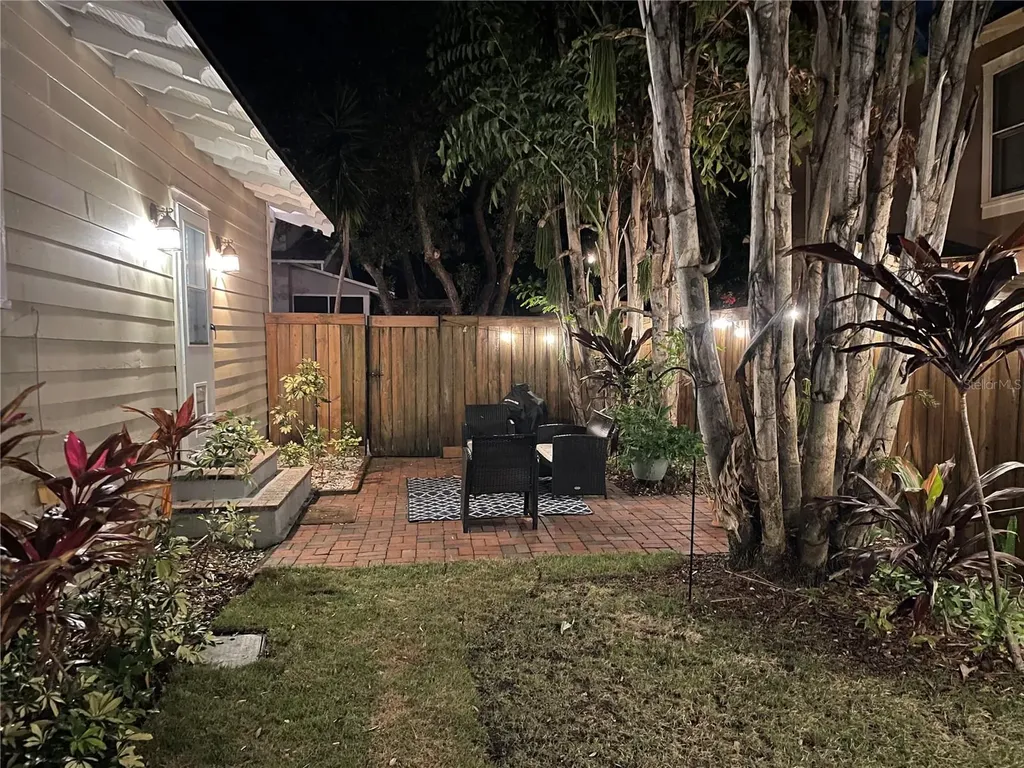 807 S Fremont Avenue Tampa FL 33606